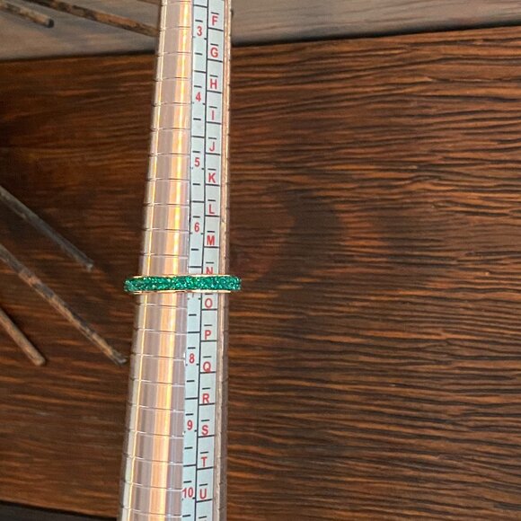 Emerald Green Crystal Rose Gold Tone Eternity Ring S7 - Picture 4 of 5